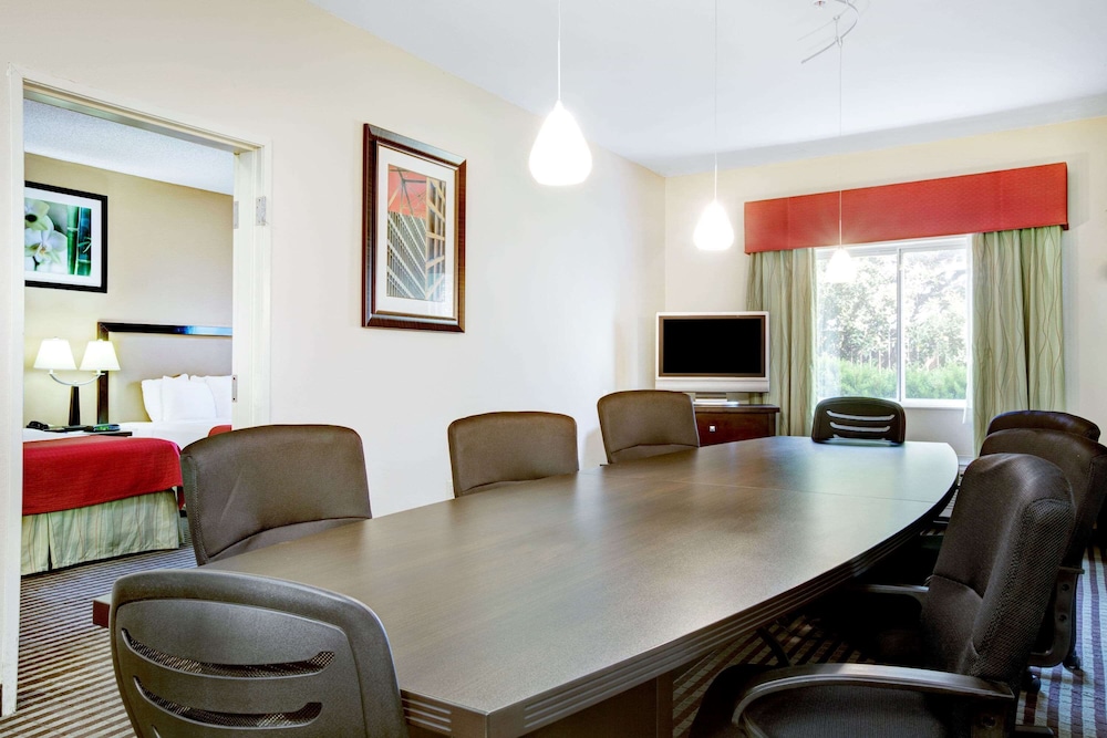 Baymont By Wyndham Dallas / Love Field 30/33