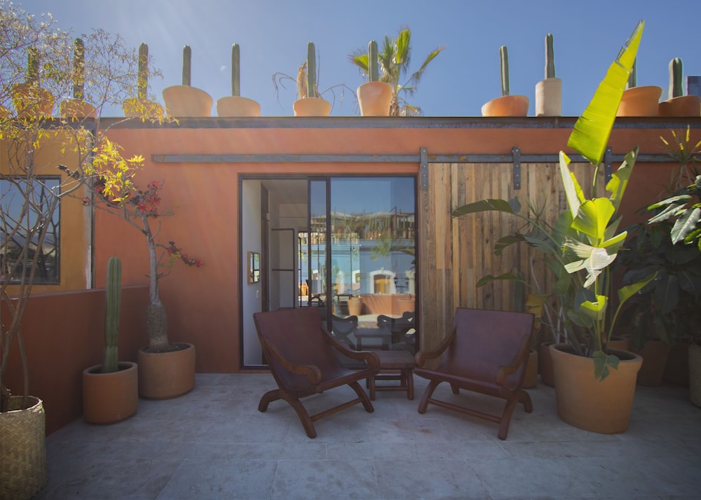 Hotel Los Amantes 41/50