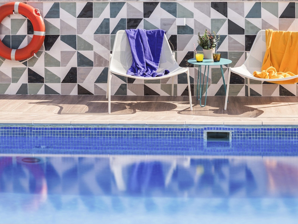 Novotel Sevilla 76/77