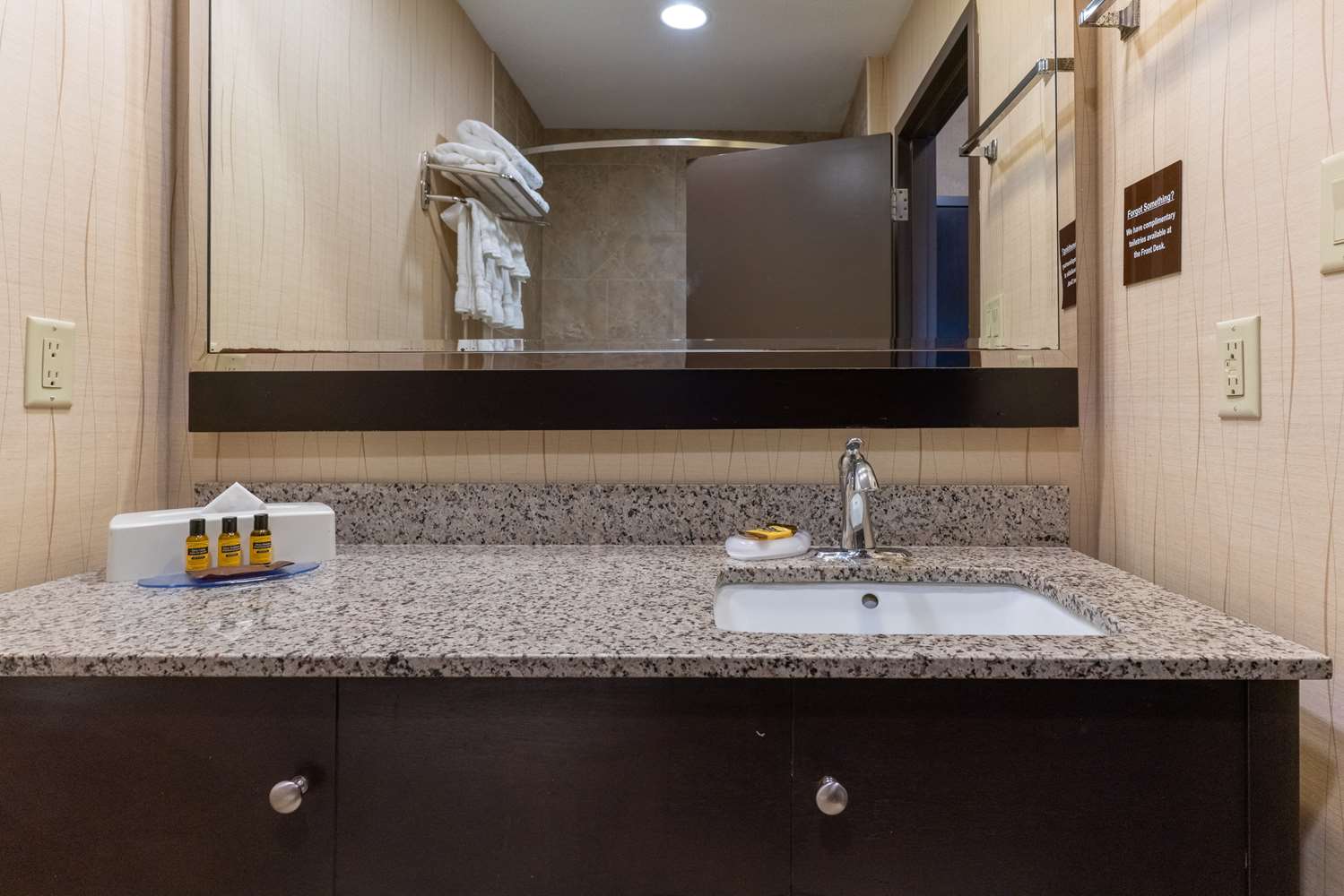 Best Western Plus South Edmonton Inn and Suites 24/32