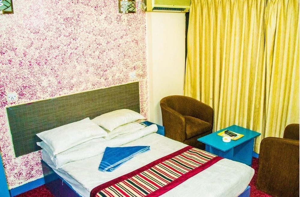 Hotel Om Ganapati 8/21