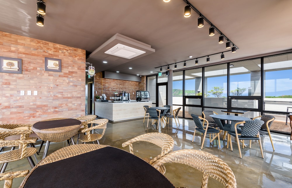 Thira Hotel 26/35