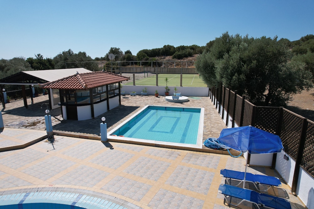Kyma Hotel 42/67