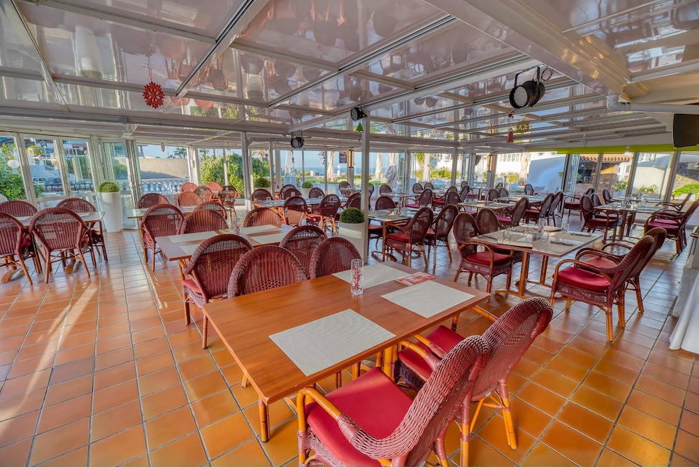 Ona el Marques Resort 58/76