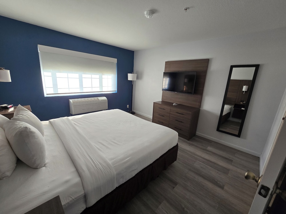 جناح بسرير كينج، Quality Inn & Suites Tulare CA 4/10