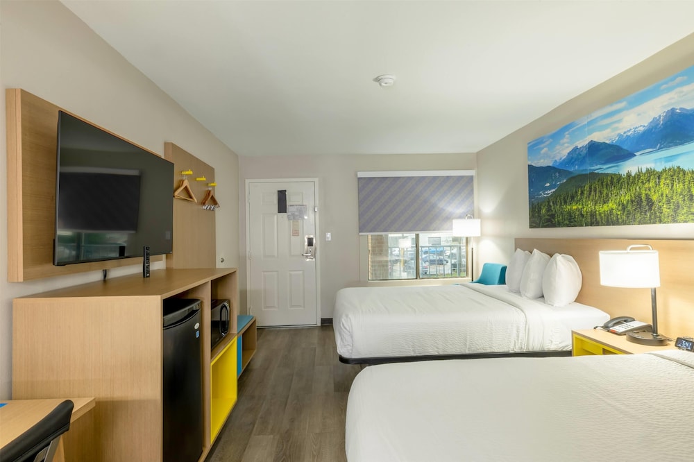 Days Inn & Suites by Wyndham Bossier City 17/50
