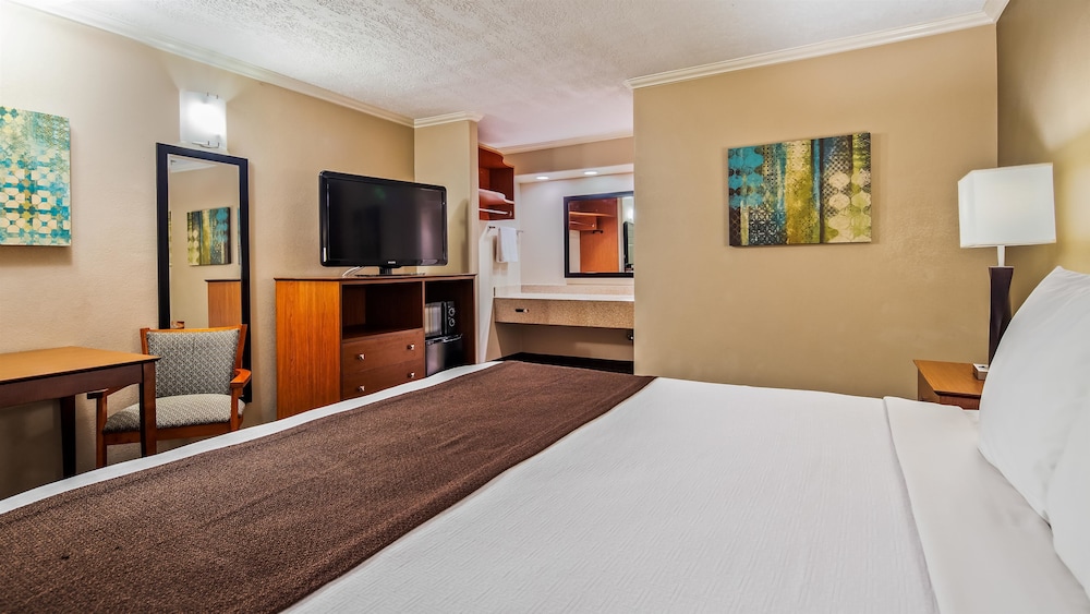 Best Western Oxnard Inn 21/48