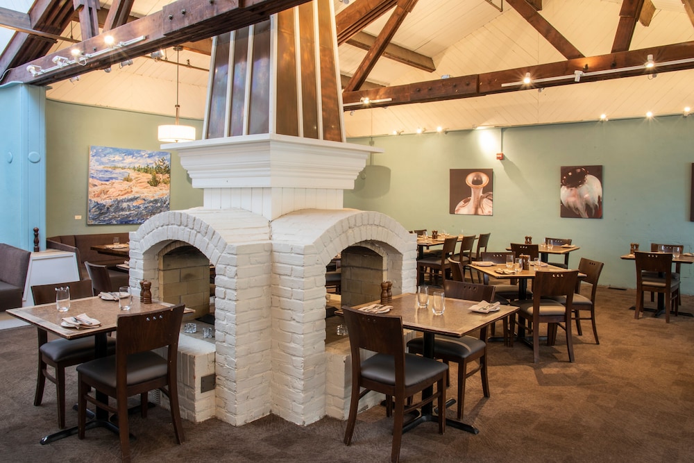 BLUE MOUNTAIN INN 34/50