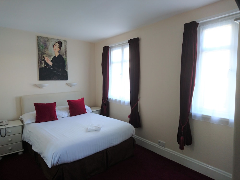 Sarum Hotel 20/69
