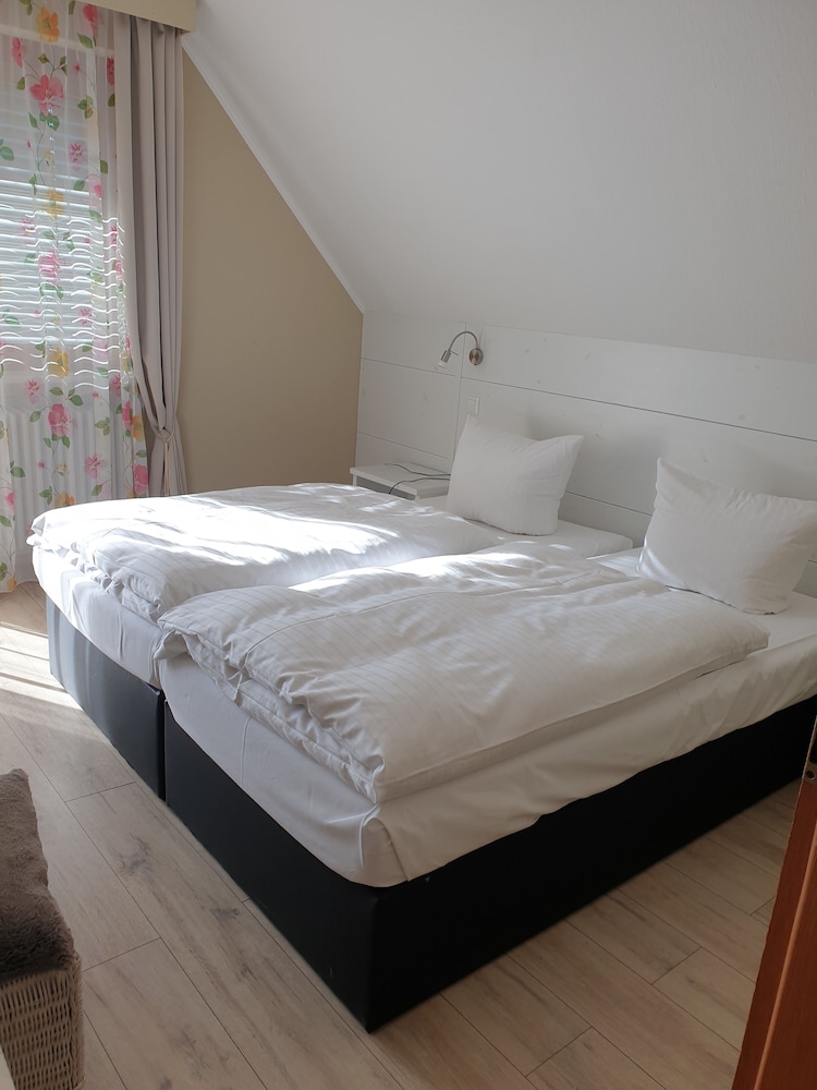 Hotel Waldblick 12/50