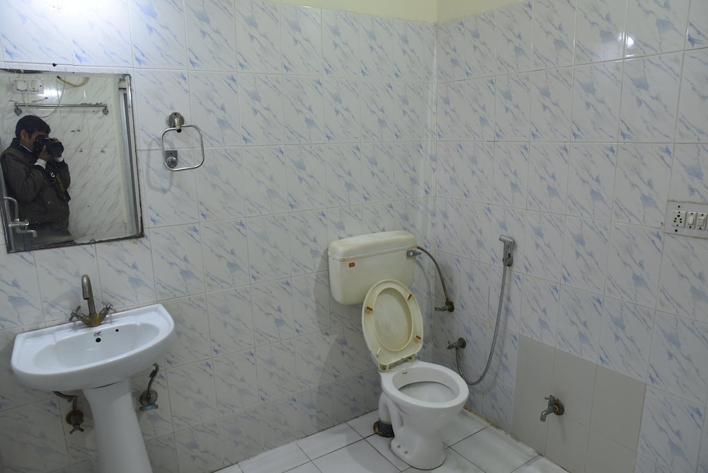 Hotel C 9 45/50