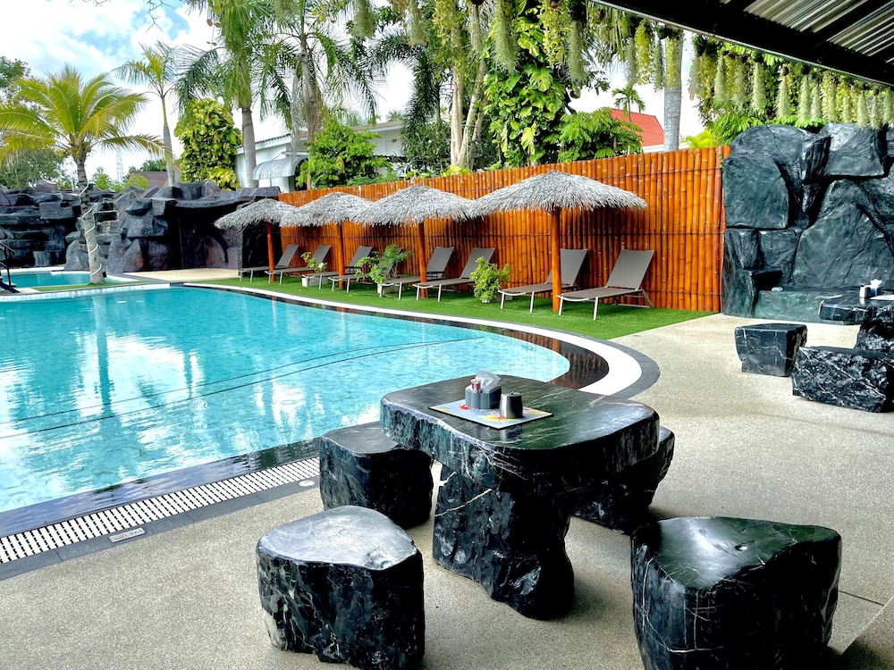 Hideaway Resort 29/32