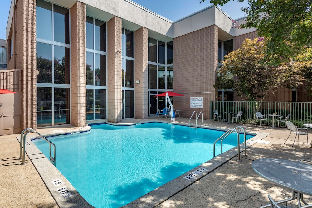 Clarion Inn Sheffield Muscle Shoals image