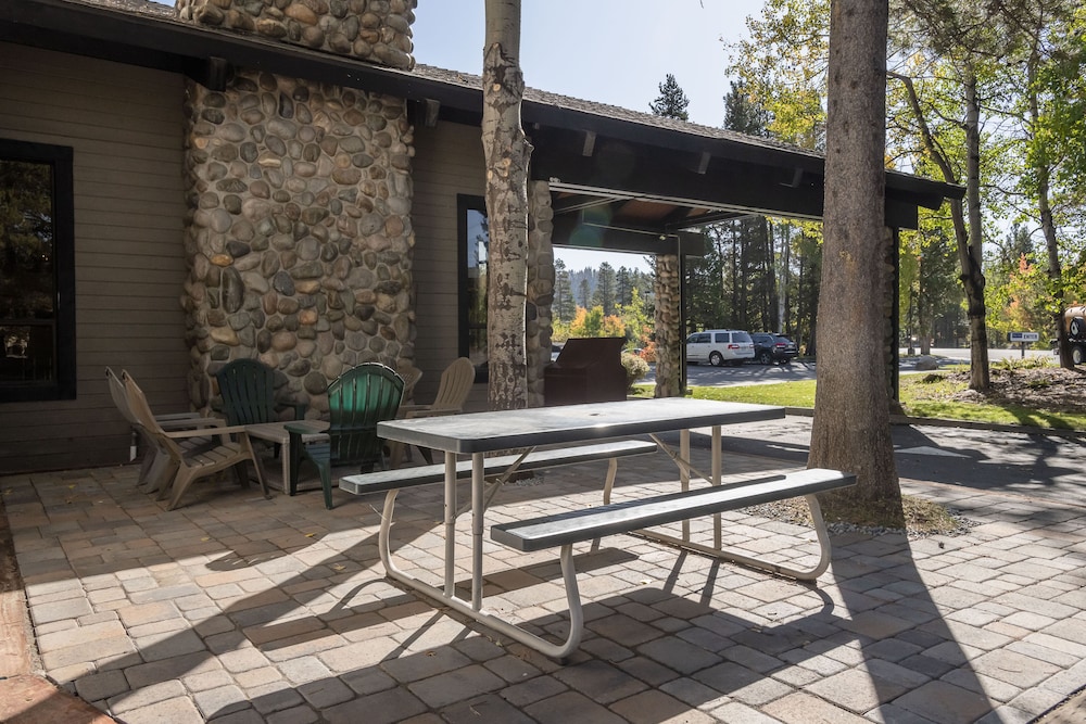The Inn at Truckee 21/41