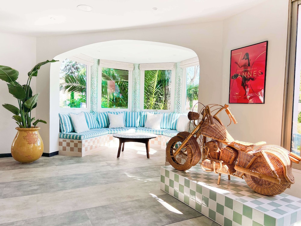 Hollywood Hotel Cannes 29/41