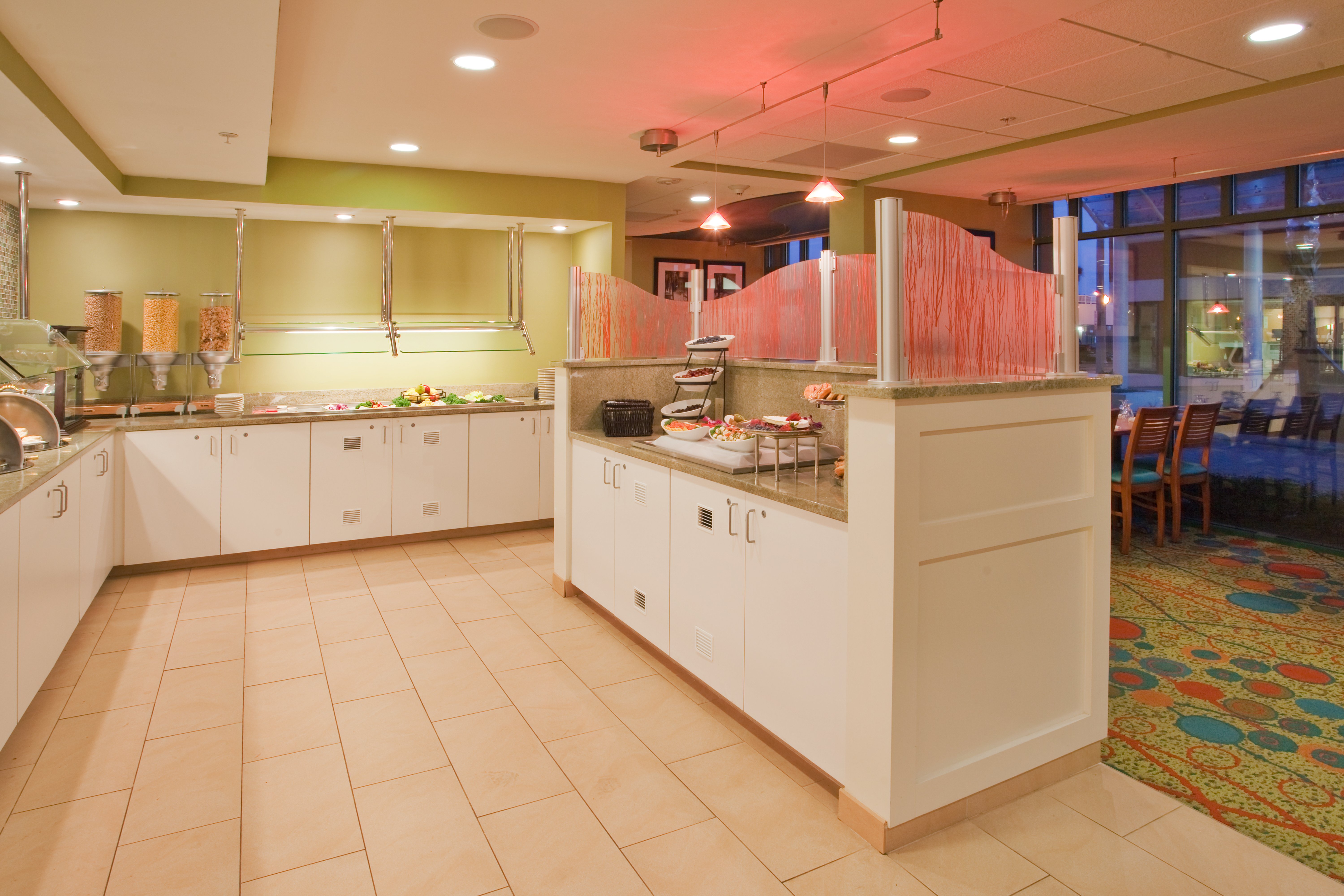 Holiday Inn Hotel And Suites Virginia Beach North Beach 12/80