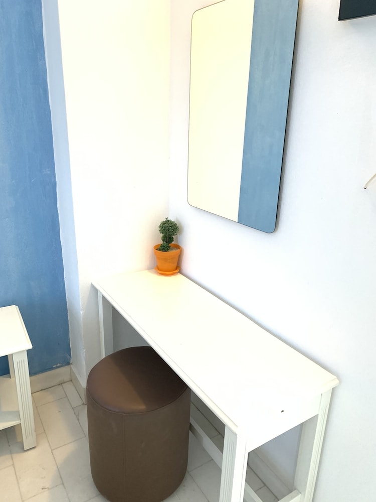 Pandrossos Hotel 48/50