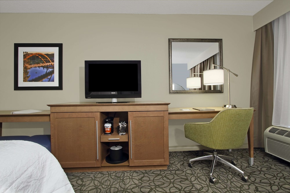 Hampton Inn Austin/Airport Area South 28/32