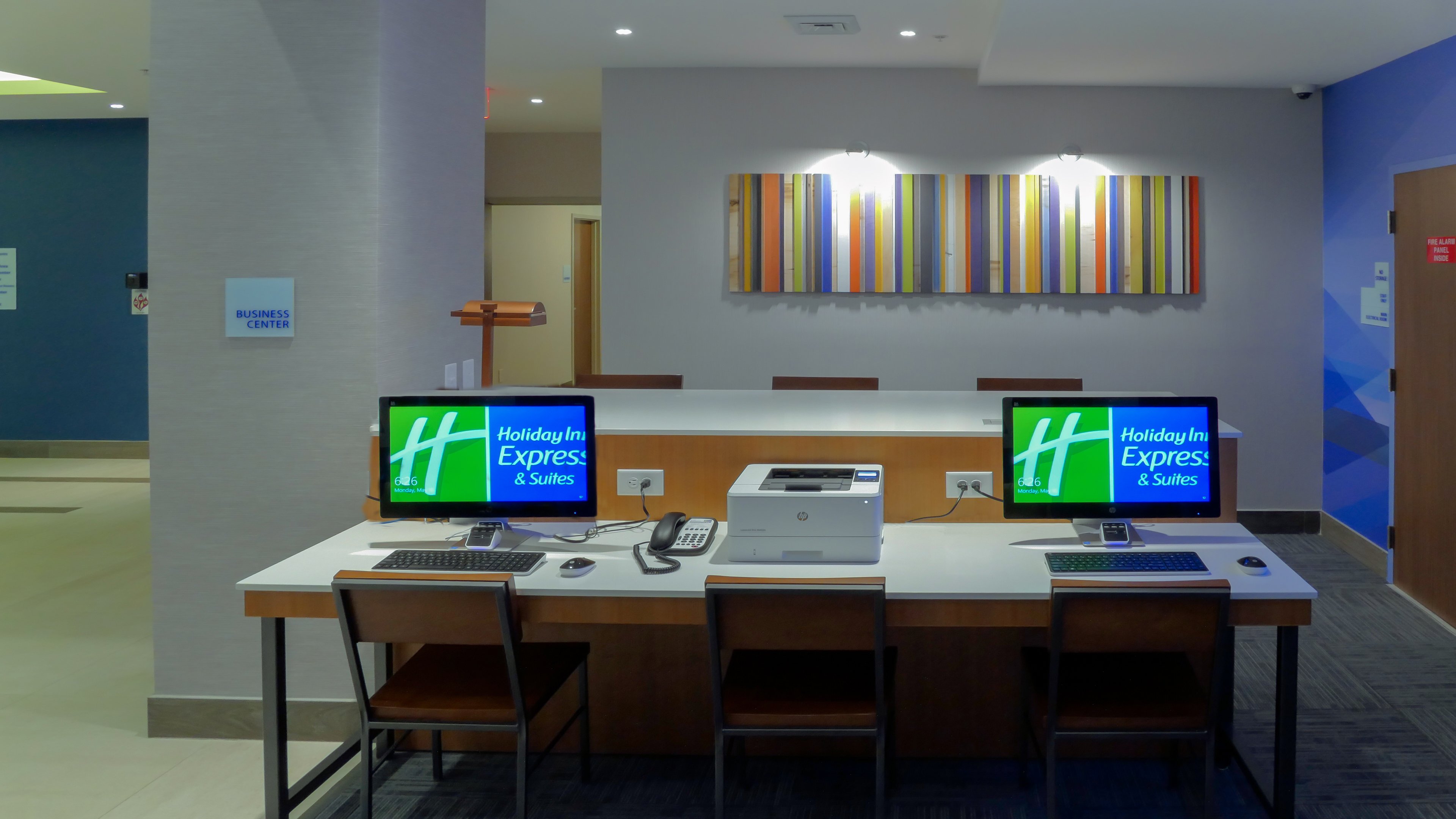 Holiday Inn Express & Suites Miami Airport East 58/69