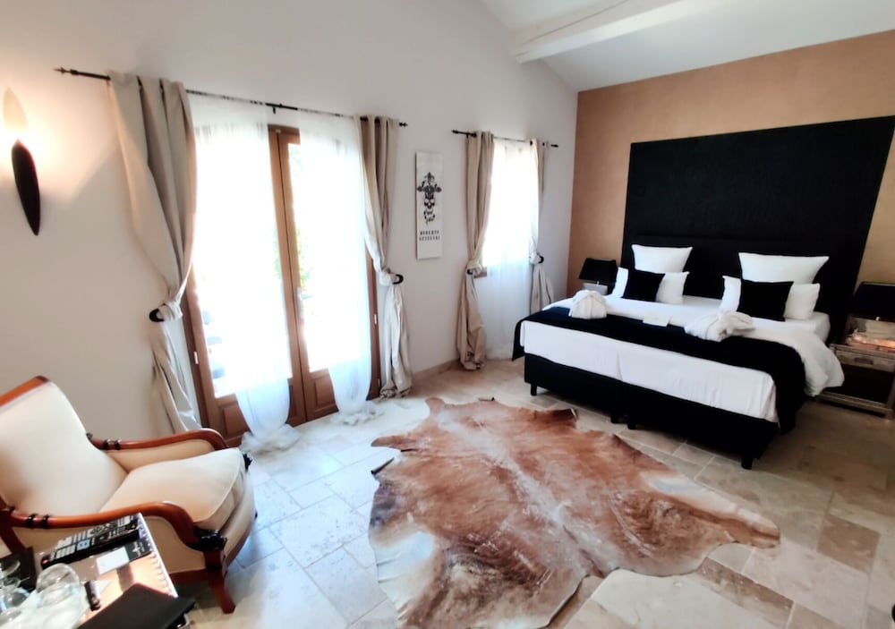 Maison Prestige Roberto Geissini 7/50
