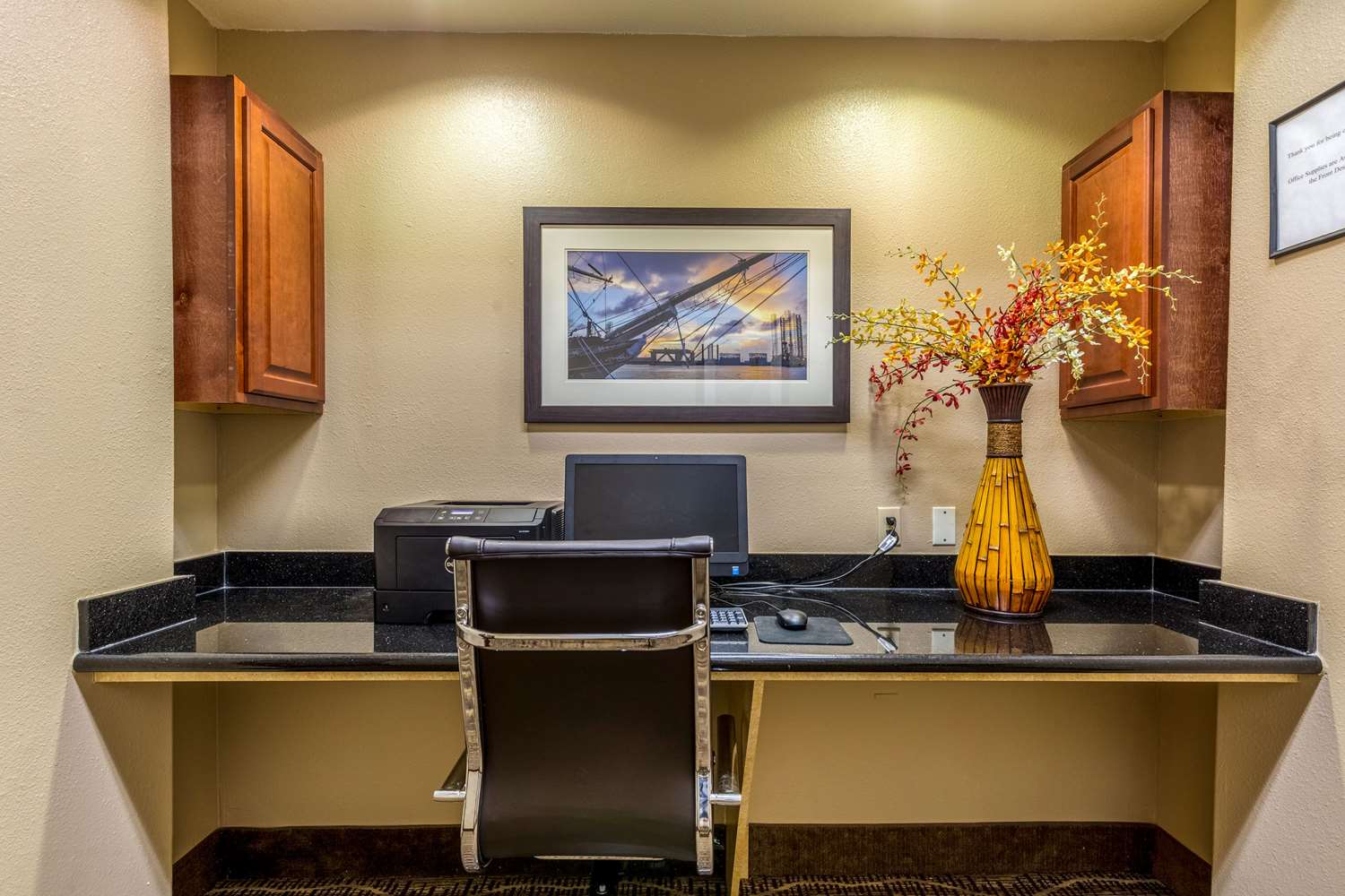 Comfort Suites Galveston Cruise Port Area - Beachside 35/44