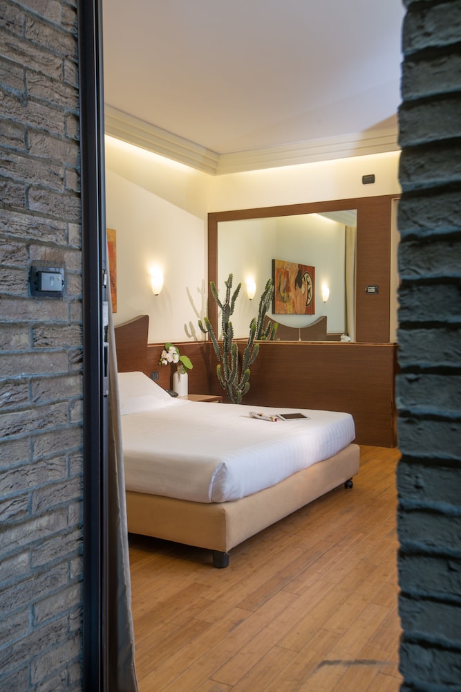 As Hotel Cambiago 13/67