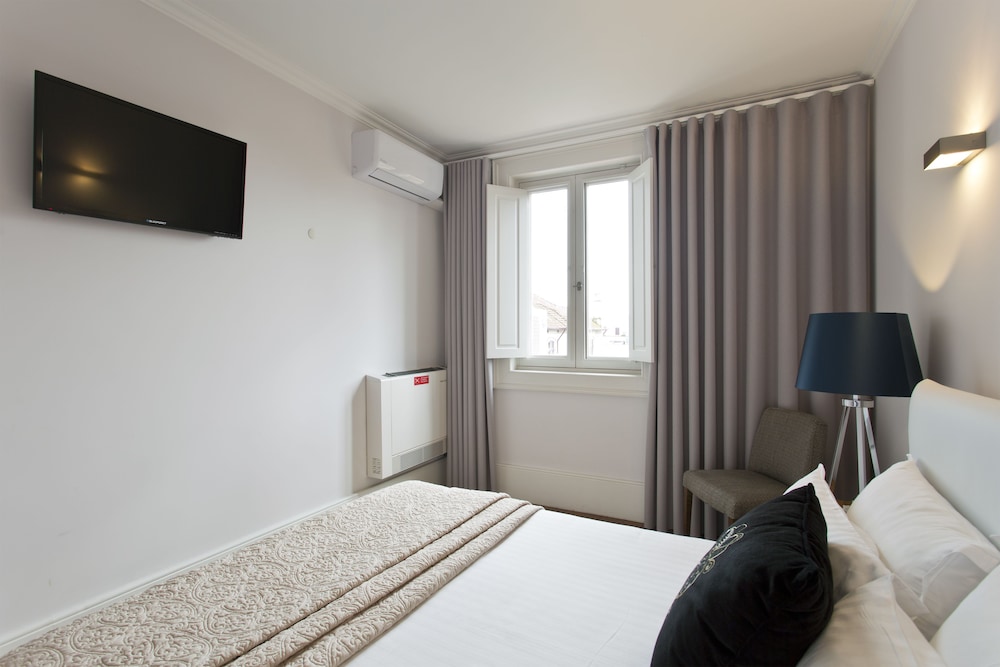 CHARMING HOUSE MARQUES 2 - CEDOFEITA 13/73