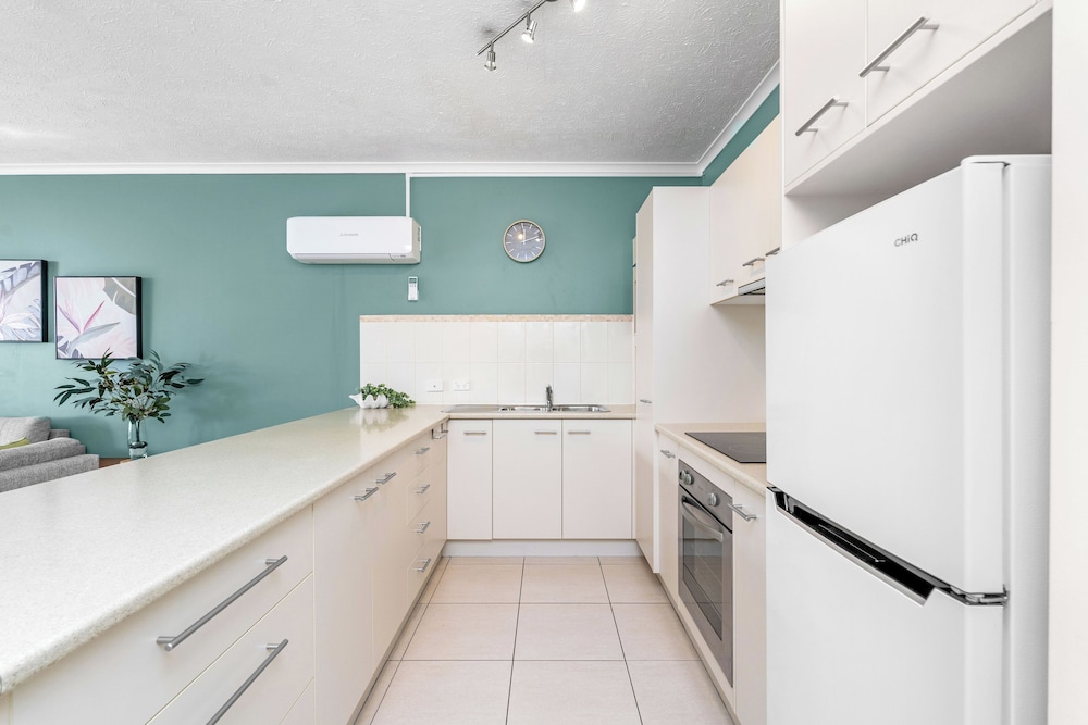 SHELLY BAY RESORT 11/50
