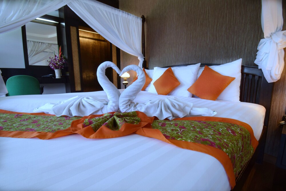 Jingjit Hotel 16/61