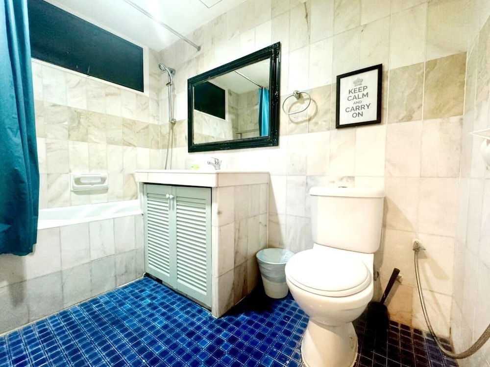 Century Bay Private Residences 66/68