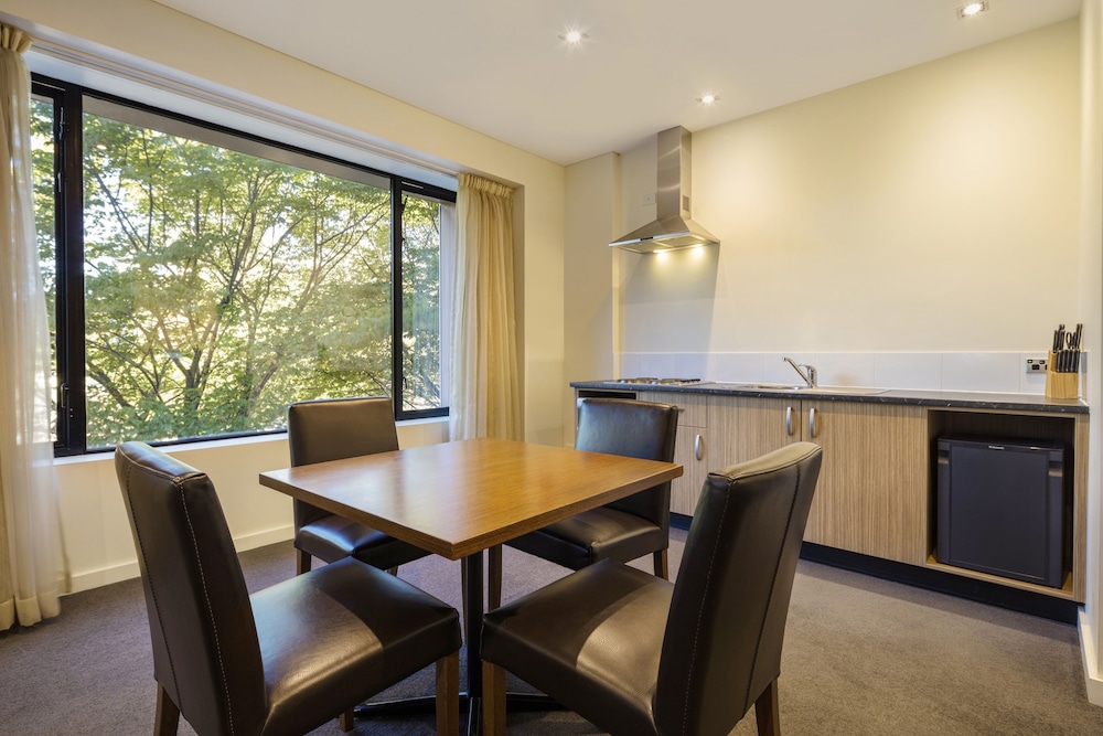 Crowne Plaza Canberra 48/81