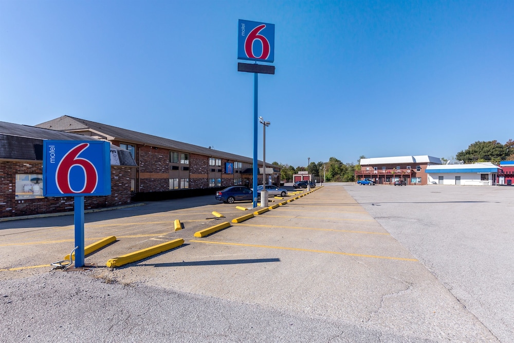 Motel6 Troy, IL in TROY - IL