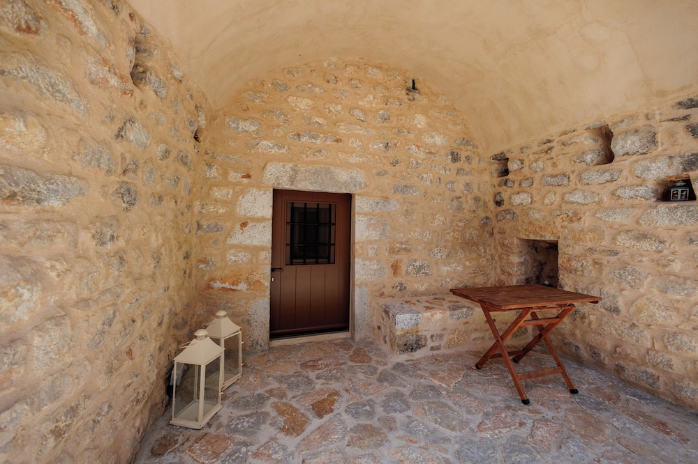 Arapakis Historic Castle 21/50
