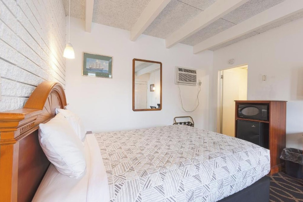 Sonrise Inn Lincoln Hwy By OYO 23/57