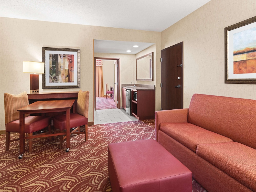 Embassy Suites by Hilton San Marcos Conference Center 34/76