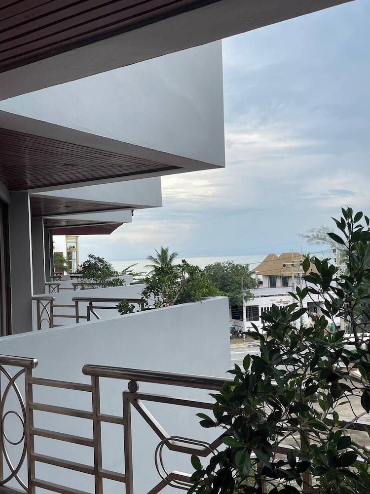 Supar Royal Beach Khanom 42/46
