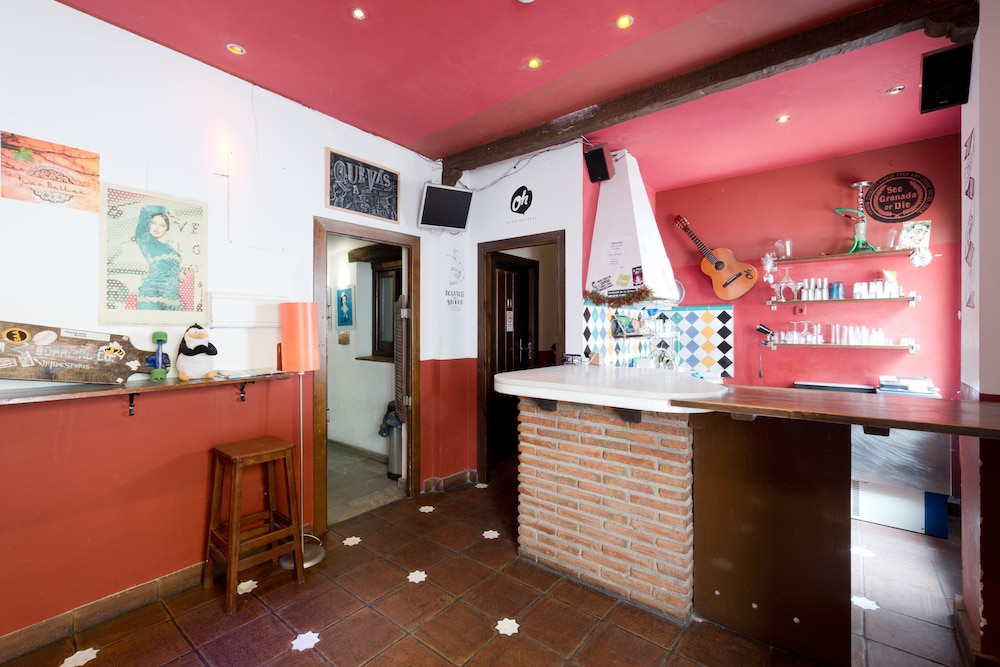 Oasis Backpackers Hostel Granada 6/50