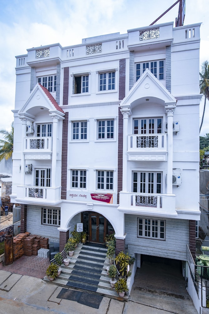 AISHWARYA RESIDENCY 4/70