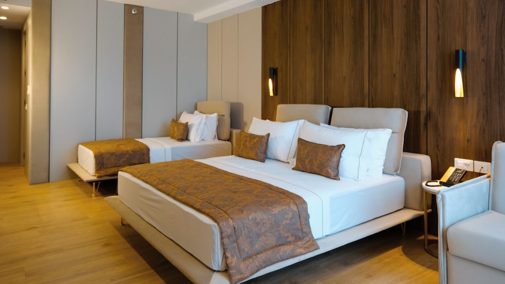 GRAND VM CONFERENCE & SPA 18/50