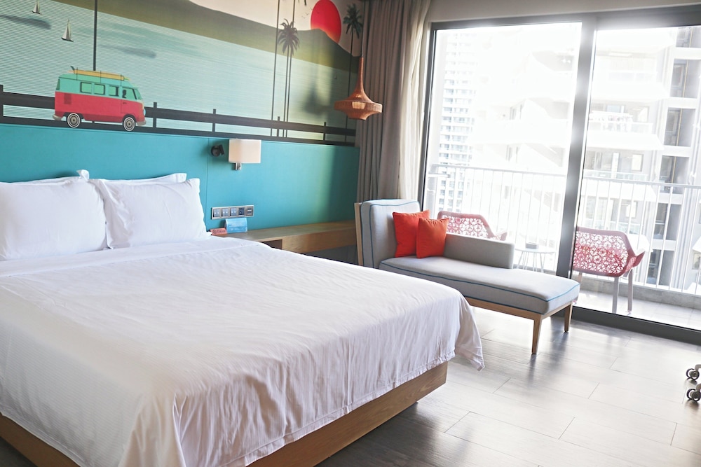 ROOM, KING BED, ACCESSIBLE
