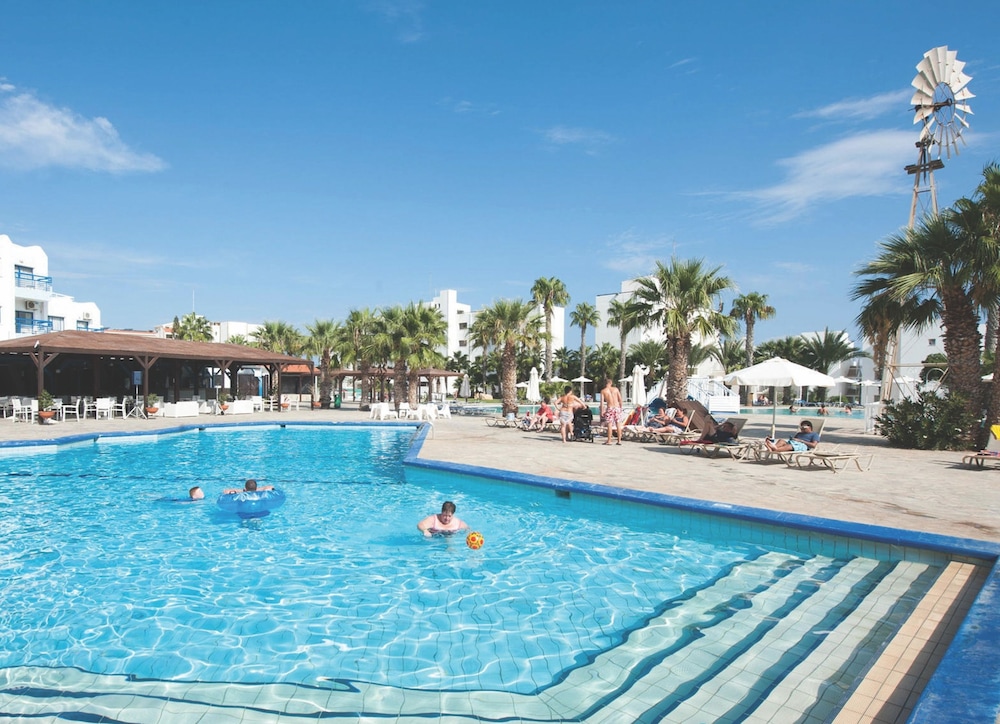 Papantonia Hotel 32/60