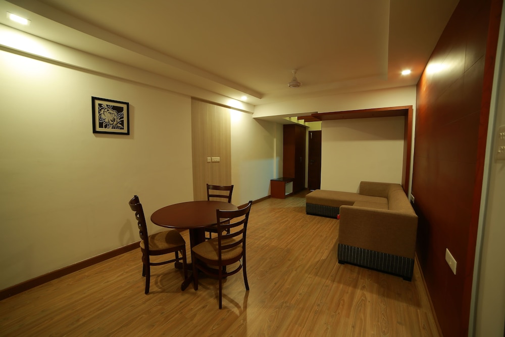 NAKSHATRA EMERALD INN GURUVAYUR 27/41