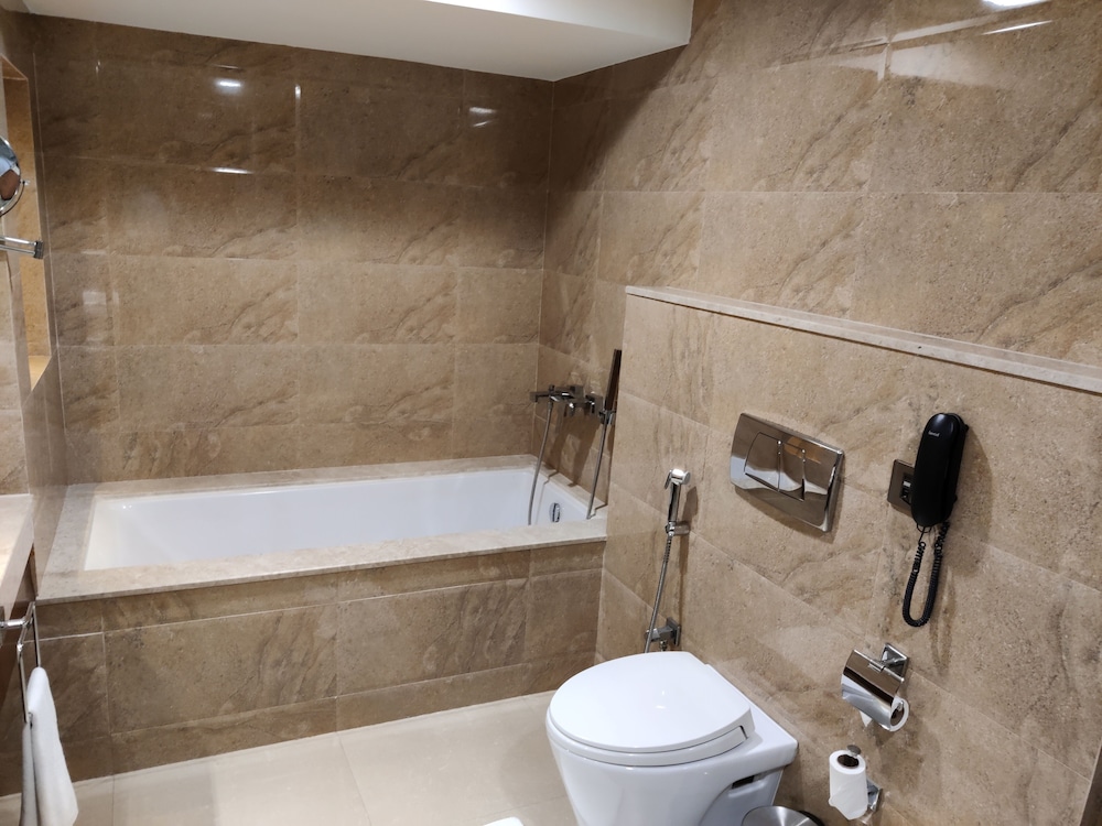 THE RAVIZ CALICUT 47/47