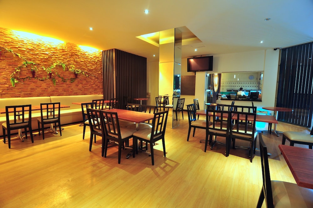 Dynasty Tourist Inn 58/69