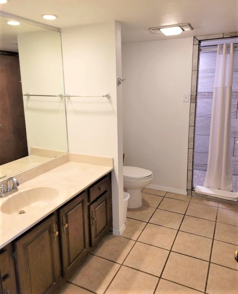 High Sierra Condominiums 18/67