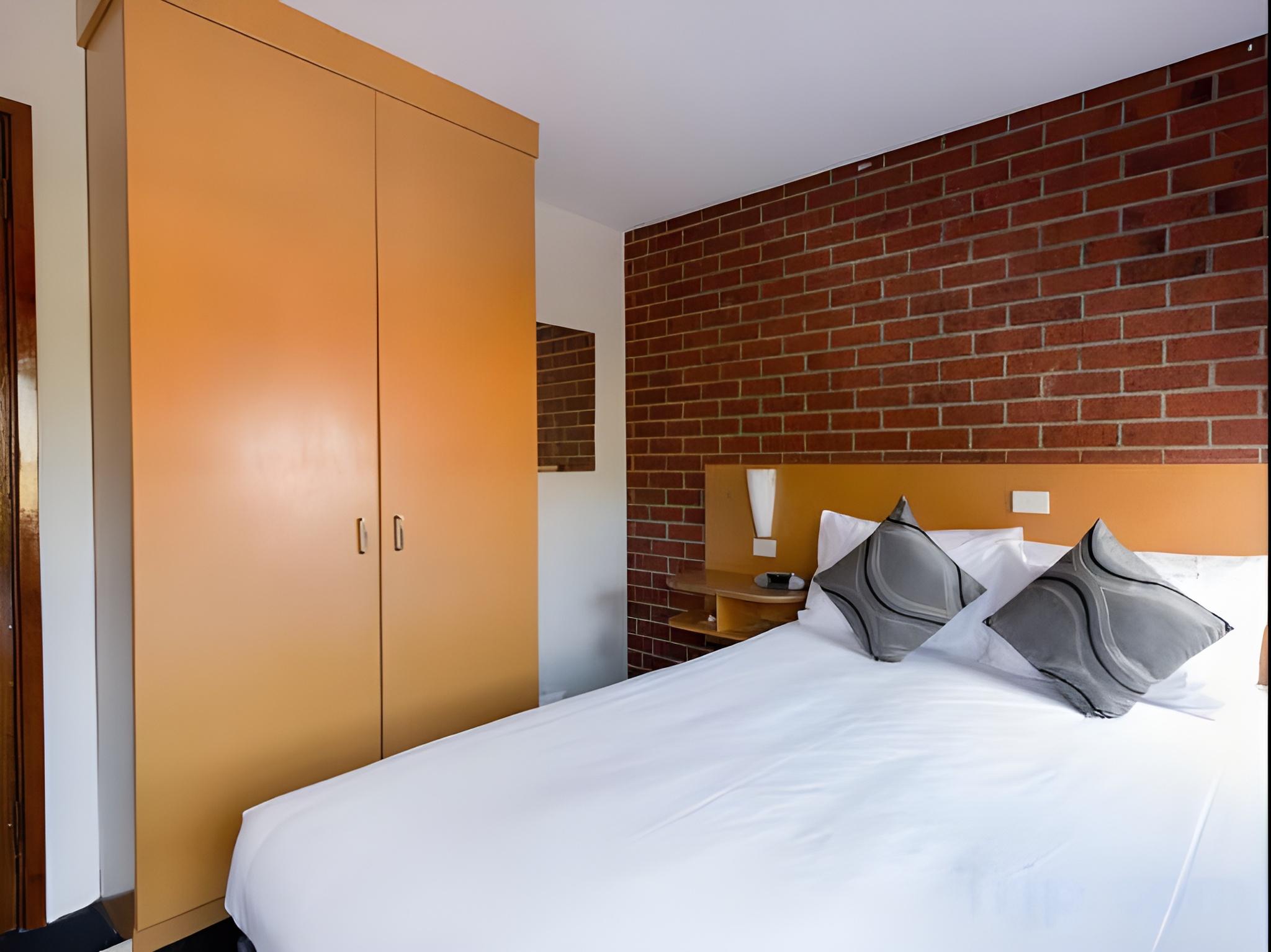 2 Bedrooms, Apartment, Two Story