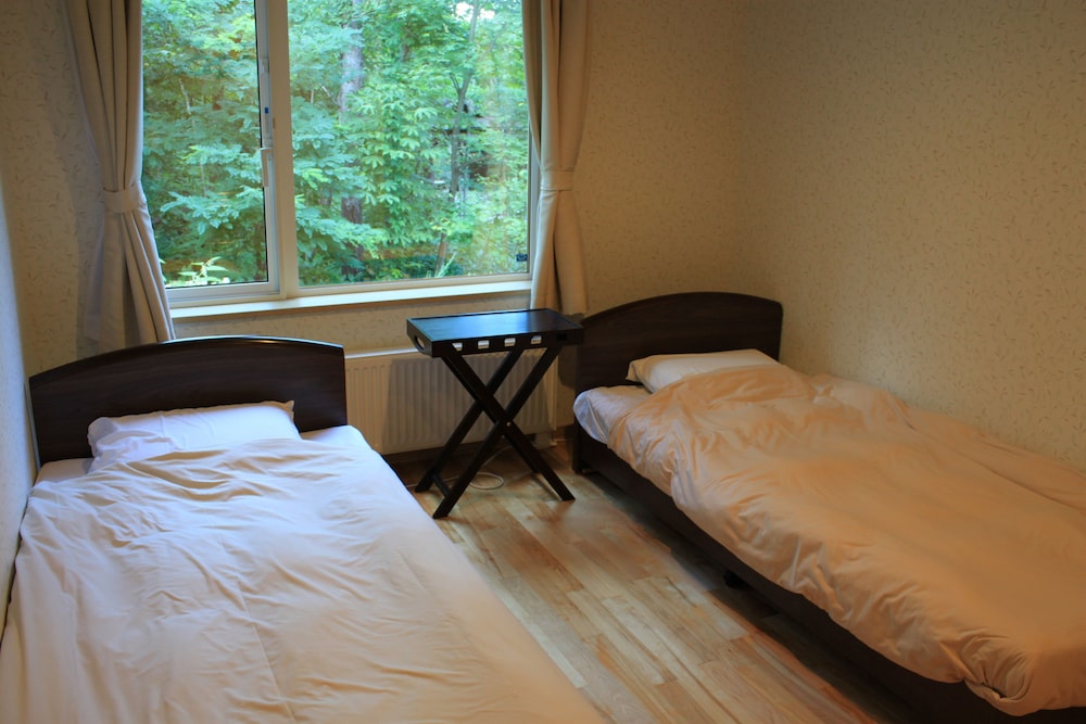TWIN BEDS