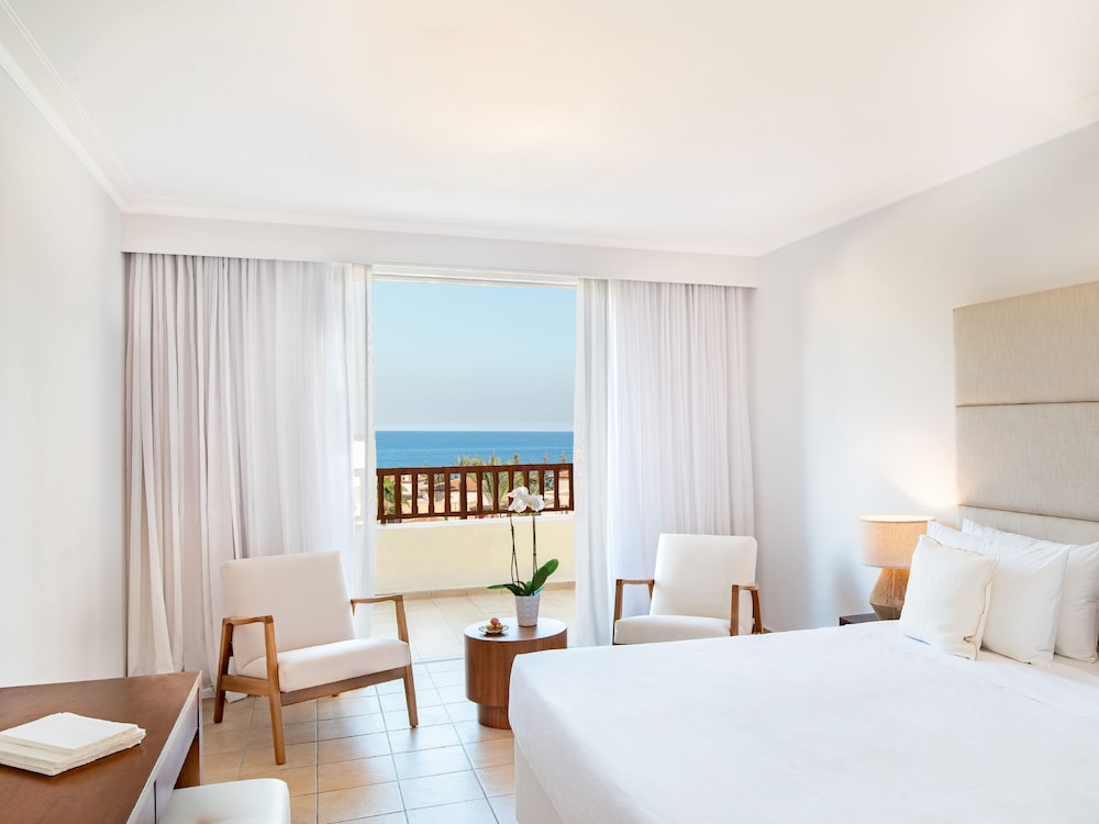 Room, Twin Beds, Lateral Side Sea View