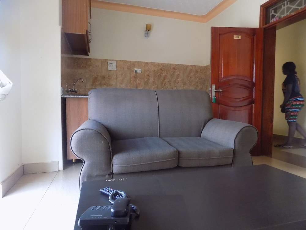 Olina Hotel And Apartments 29/38