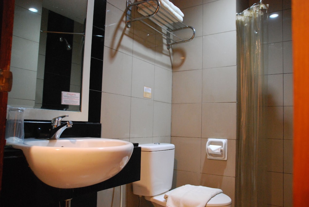 ROYAL JELITA HOTEL 44/45